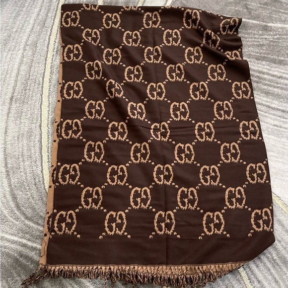 Beautiful Long Full GG Scarves - Picture 3 of 10